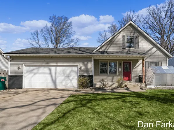 1589 Maplelawn St SW, Wyoming, MI 49509