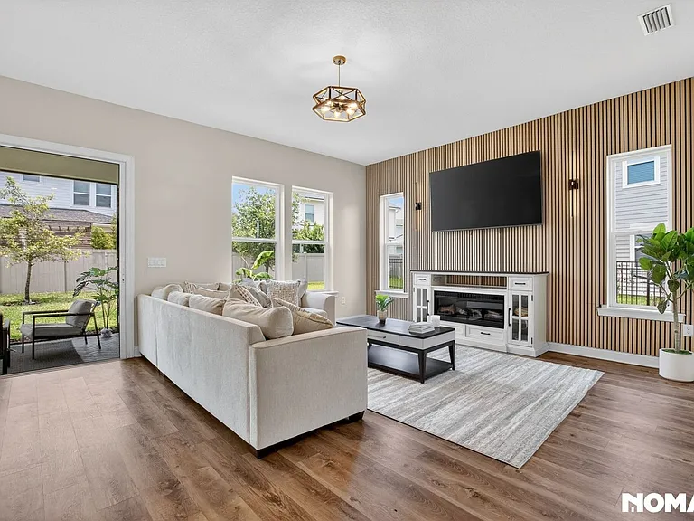 98 Permit Ct — Photo 3