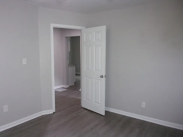 247 Barber St — Photo 10