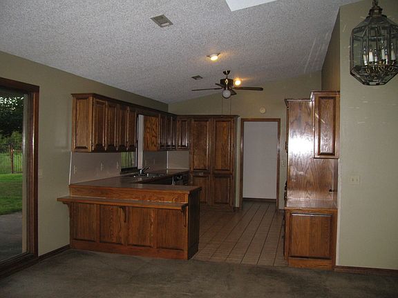 2nd image of 10100 Highway 412