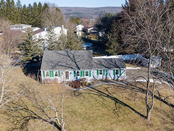 2nd image of 52 Hillview Dr