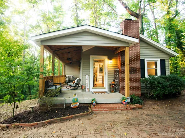 230 Fernwood Dr, Rutherfordton, NC 28139