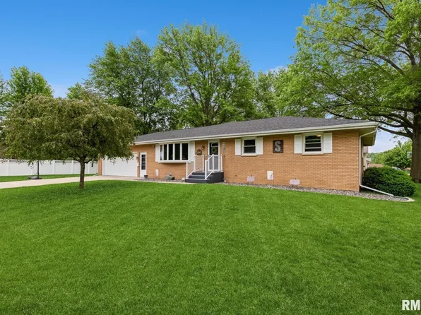 304 E Pine St, Geneseo, IL 61254