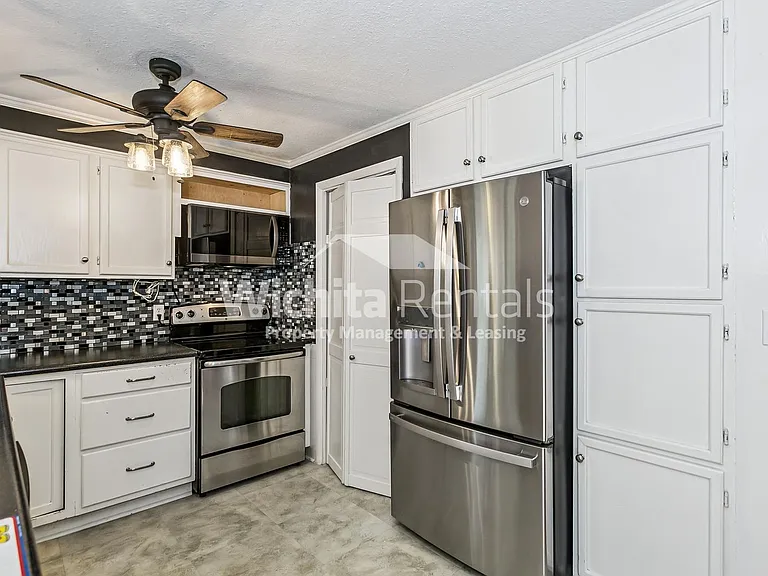 4536 S Glenn Ave — Photo 3