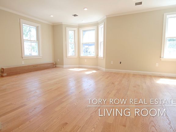 2nd image of 109 Henry St #2
