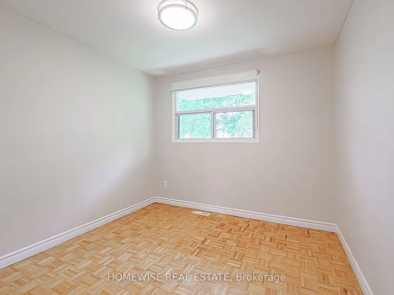 560 Waverly St N #25 — Photo 6