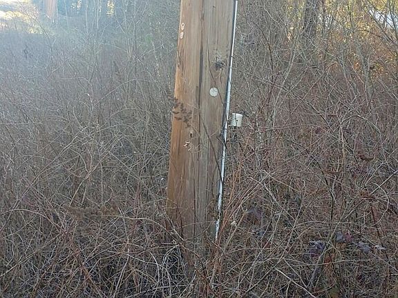 3rd image of 28142 Redwood Hwy