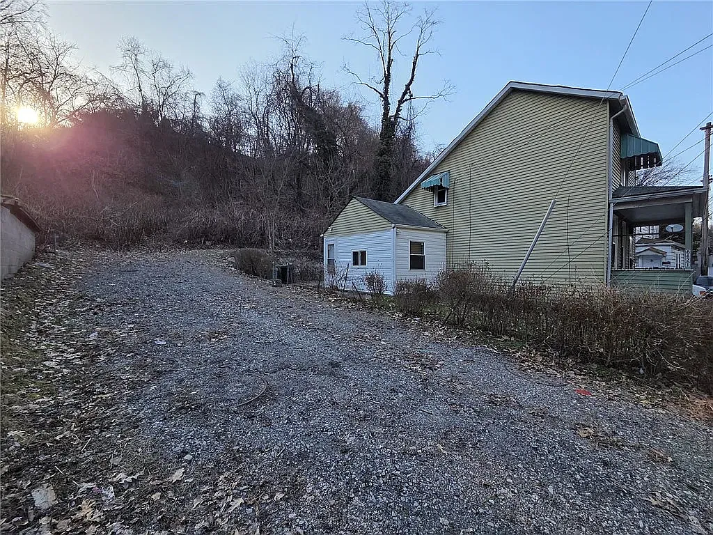 2 bed, 778 sqft, $1,299 — Photo 2