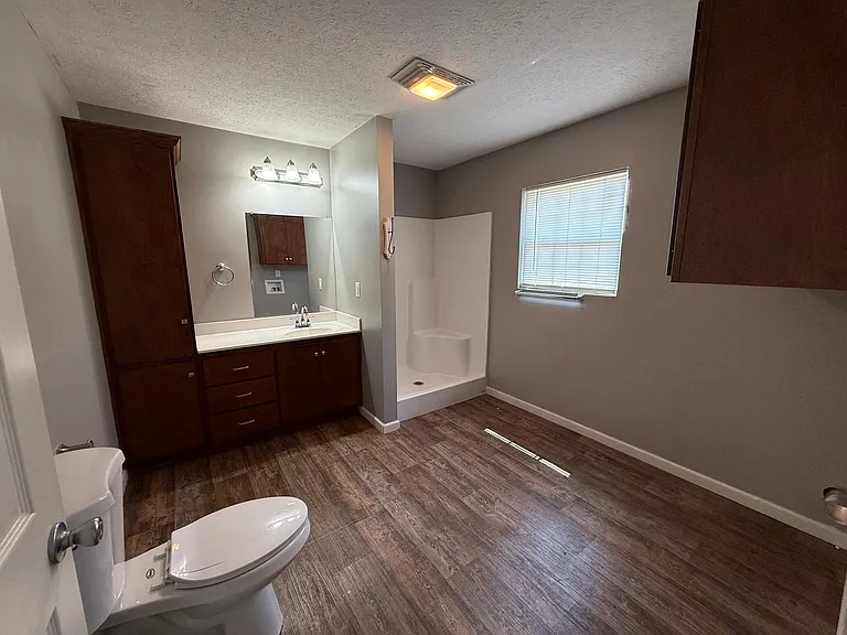 104 Nancy Ln — Photo 5
