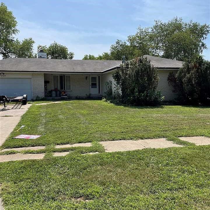 2nd image of 4001 Frederick Cir