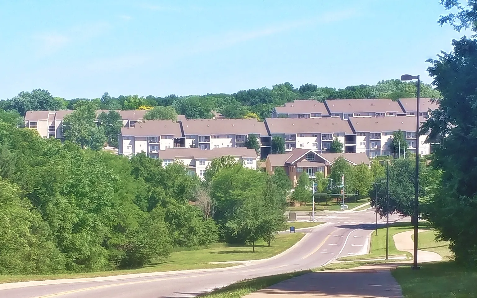 Meadowbrook Apartments — Photo 1