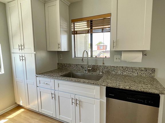 3rd image of 4415 38th St APT 12