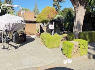 8 Madeline Ct, Novato, CA 94947