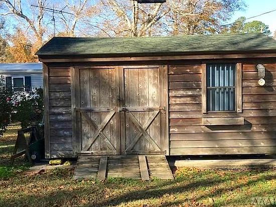 Shed with electric