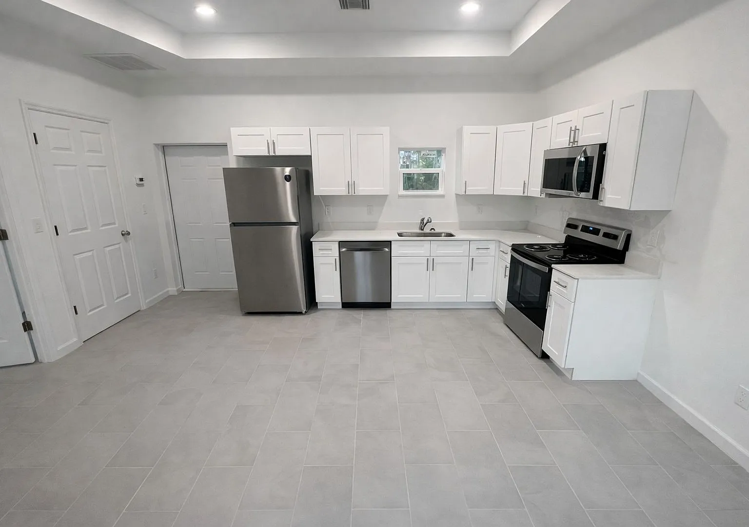 One Of A Kind! Brand New 1 Bedroom-1 Bath — Photo 4