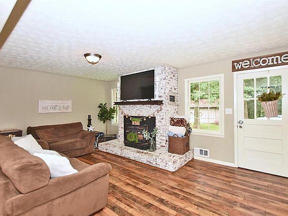 2nd image of 6735 Stonewall Ln