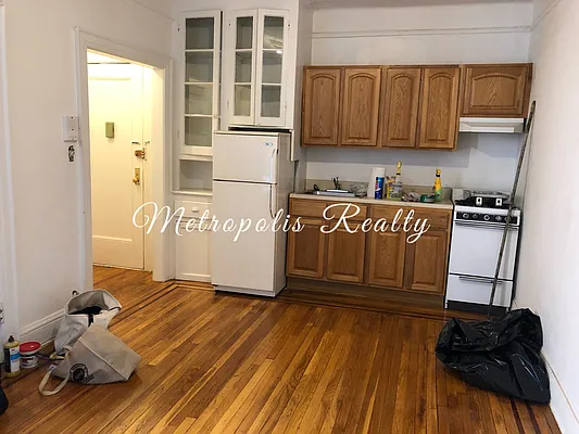 Rented by Metropolis International Realty Inc. | media 26