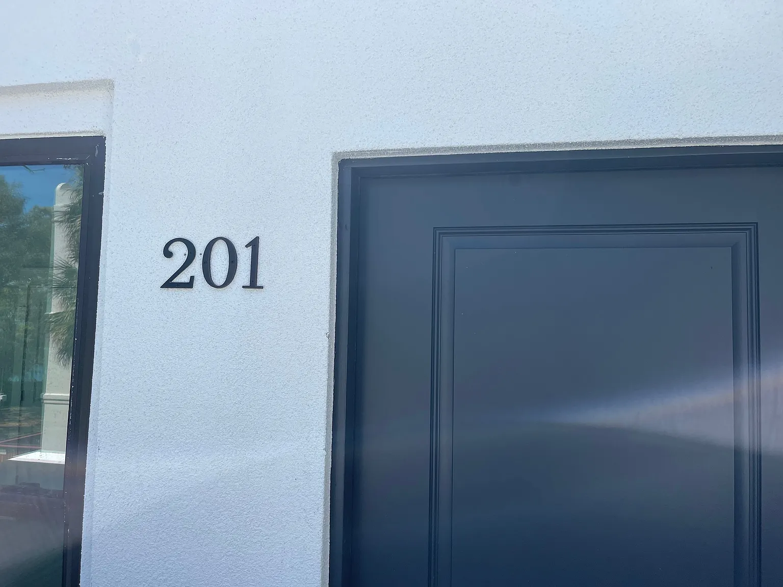 4 Laguna St — Photo 1