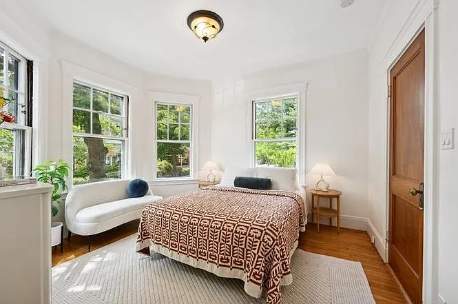 7 Linnaean St #1 — Photo 10