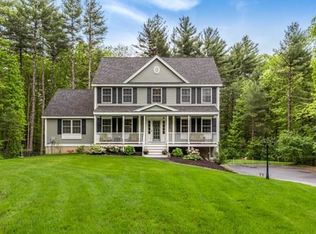 24 Ledge Rd, North Chelmsford, MA 01863