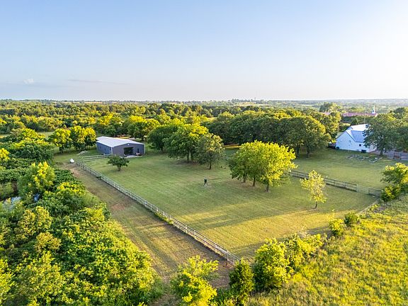 4th image of 32106 Airline Rd