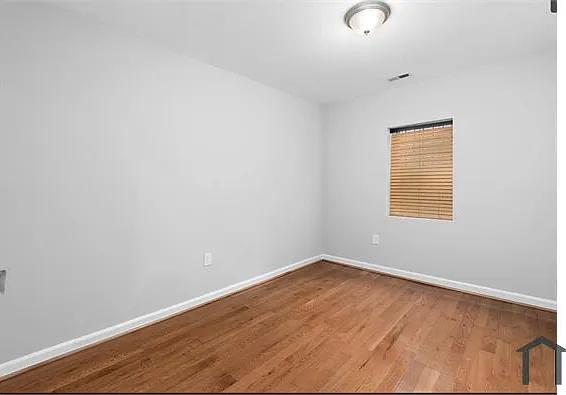 445 20th St NE — Photo 10