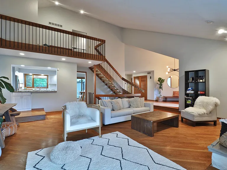 668 Eagle Rdg — Photo 12