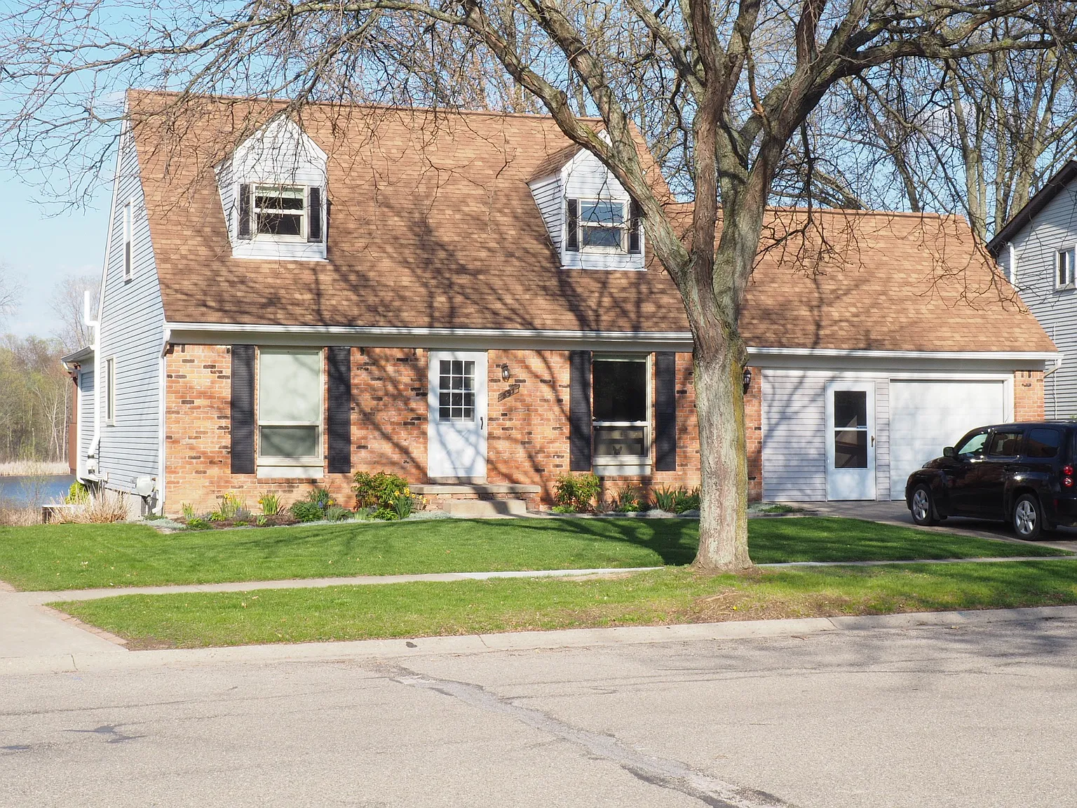 891 Devonshire Blvd photo 1