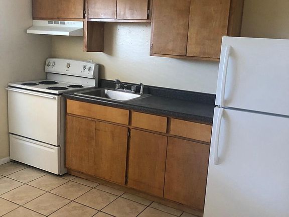 4th image of 2929 Van Buren Ave APT 1