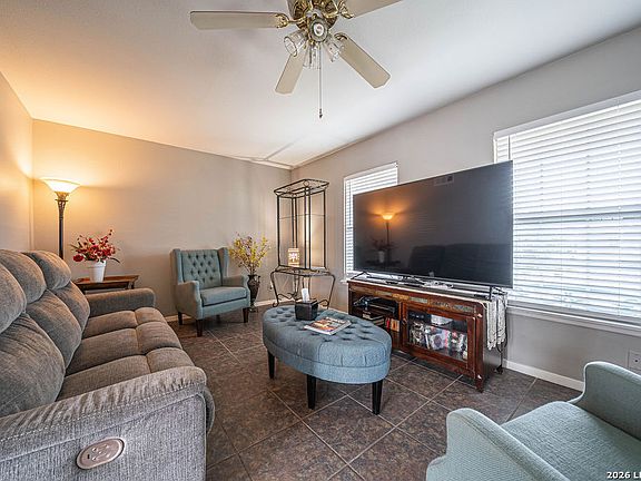4th image of 5906 Knoll Krest