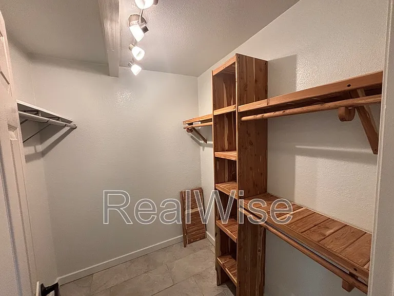 364 W Selmar Ct — Photo 13