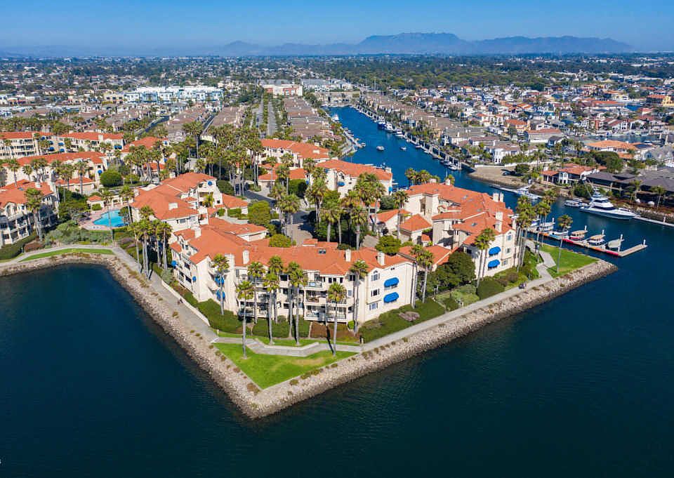 1st image of 4226 Harbour Island Ln