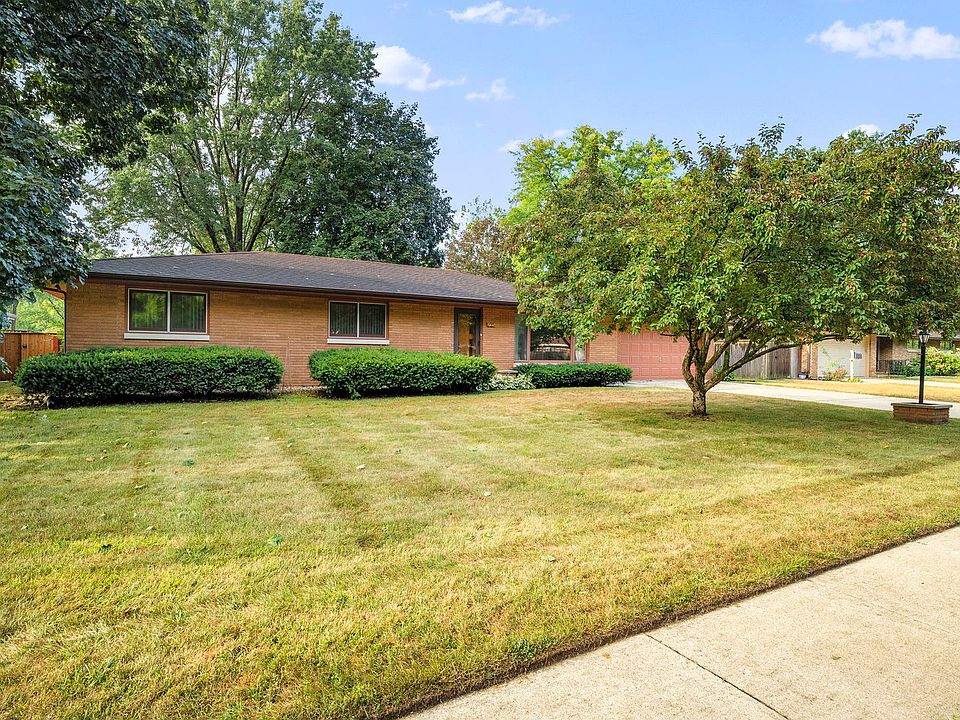 225 W 3rd St, Coal City, IL 60416 Zillow