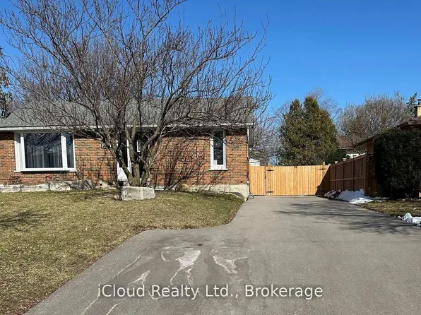 747 Glenforest St W, Oshawa, ON L1J 5E9