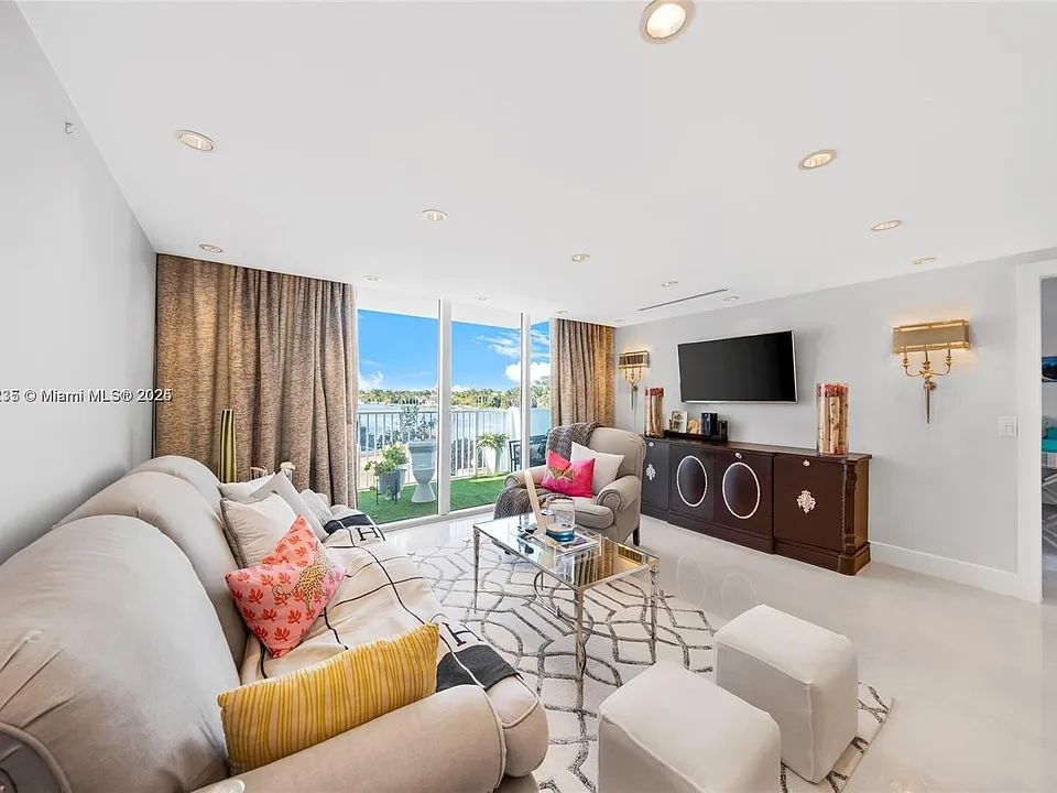 5838 Collins Ave #2F