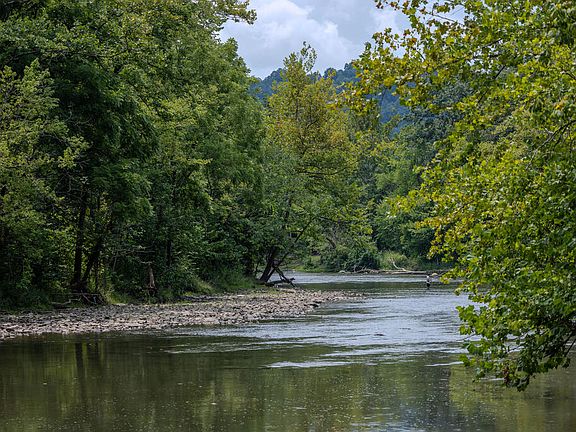 4th image of 19080 N Fork River Rd