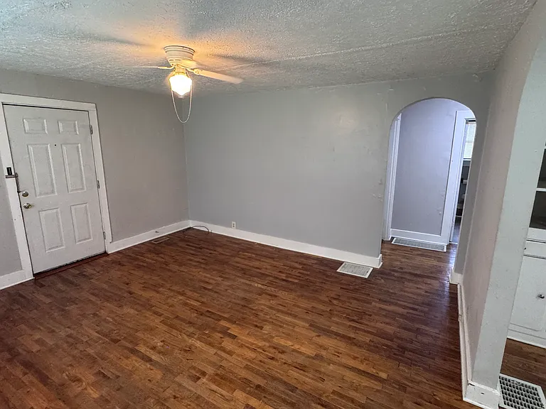 904 Dunlap St — Photo 8