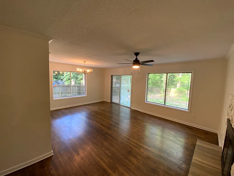 2729 Woodlawn Ter — Photo 7