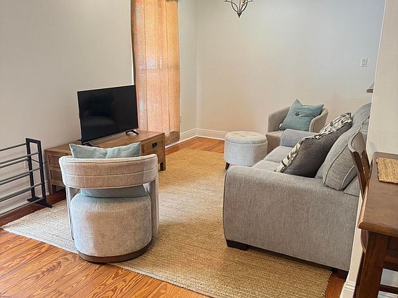 5th image of 590 Royal Oak Dr #4