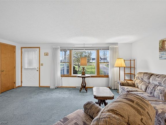 4th image of 16801 Kinsman Rd