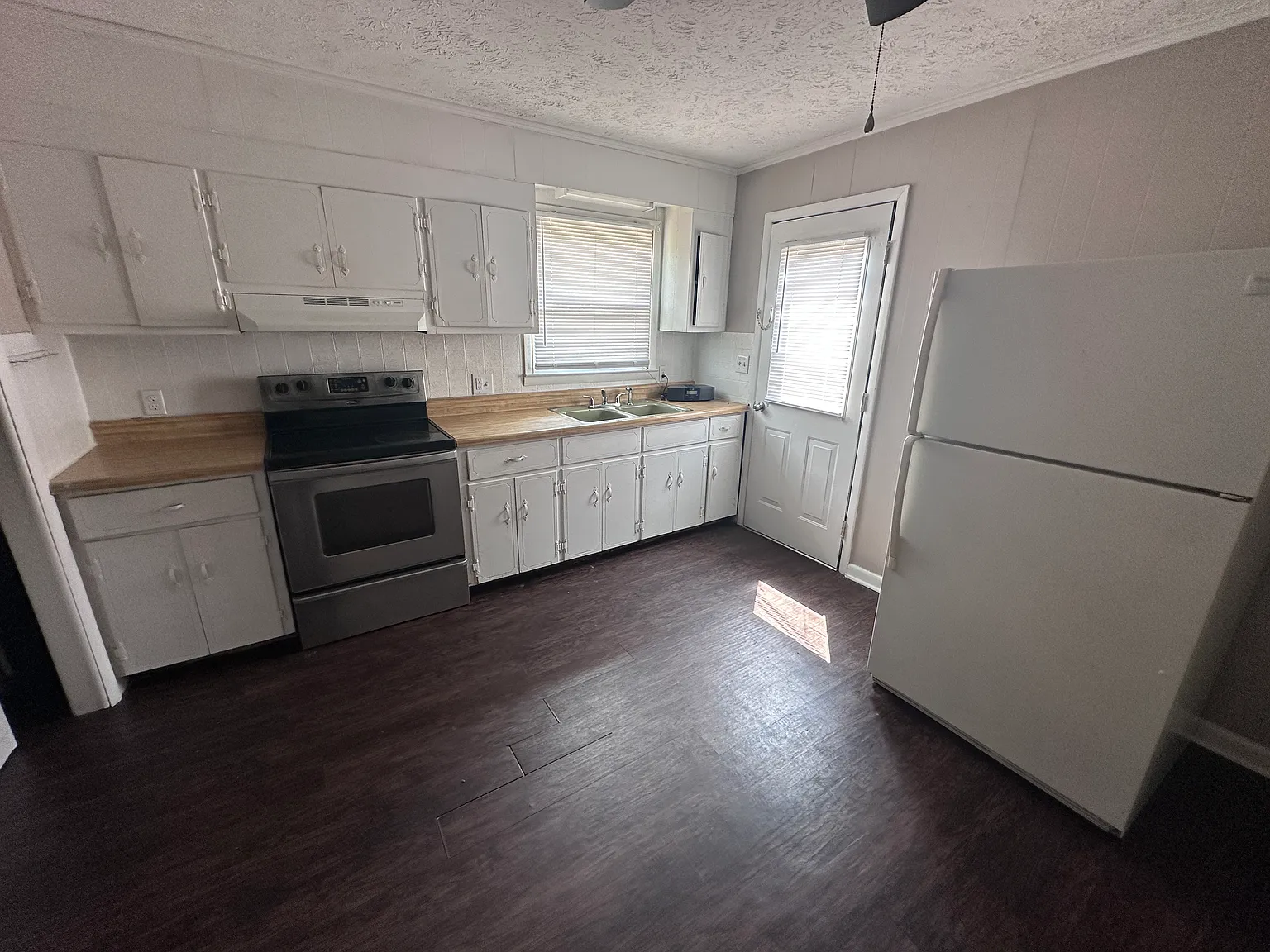2 bed, 800 sqft, $900 — Photo 1