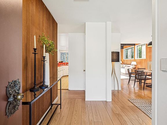 2nd image of 32 Gregory Drive