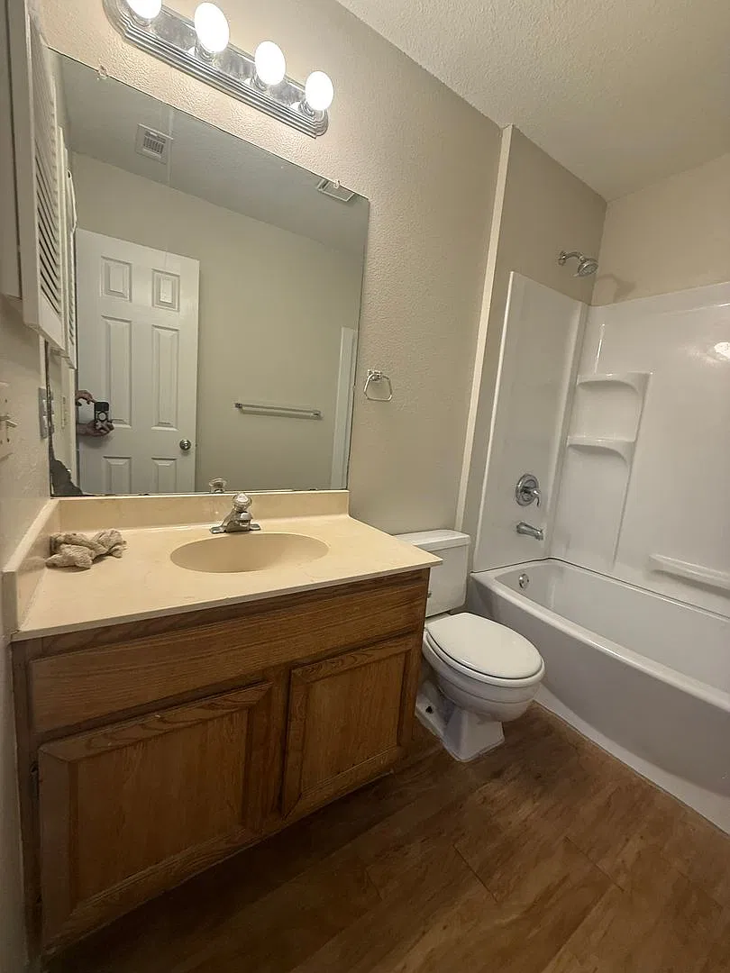 Bentley Estates LLC (12214 Tyson Cv) — Photo 4