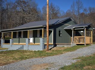 305 Robertson Hl, Speedwell, TN 37870