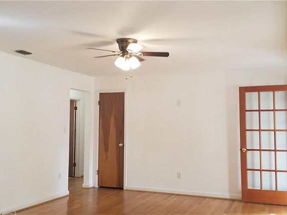 3rd image of 677 Avenue F SE