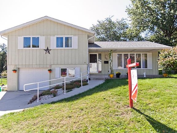2nd image of 725 Barkwood Dr NE
