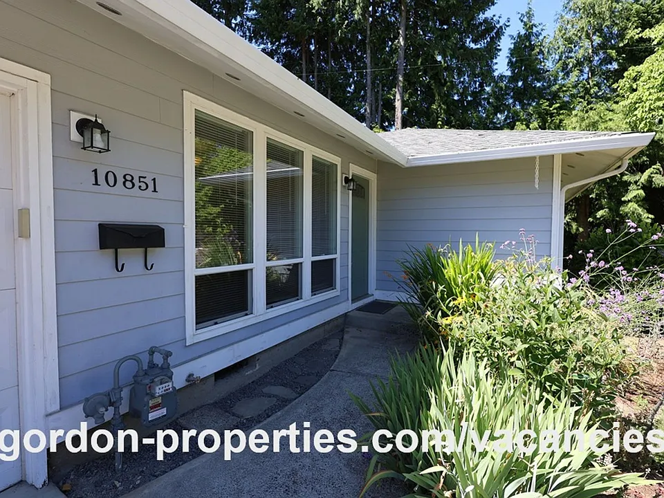 10851 SE Garrett Dr