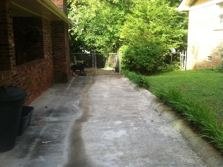 Extended Driveway-Fencing for Dogs