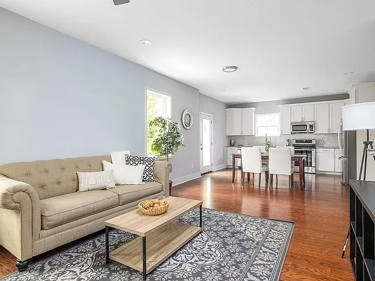 1267 Graymont Dr SW — Photo 5