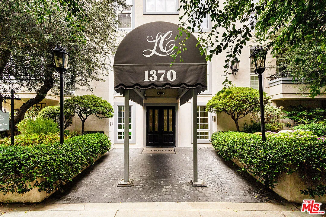 2 bed, 3.0 bath, 1520 sqft, $6,500 — Photo 2
